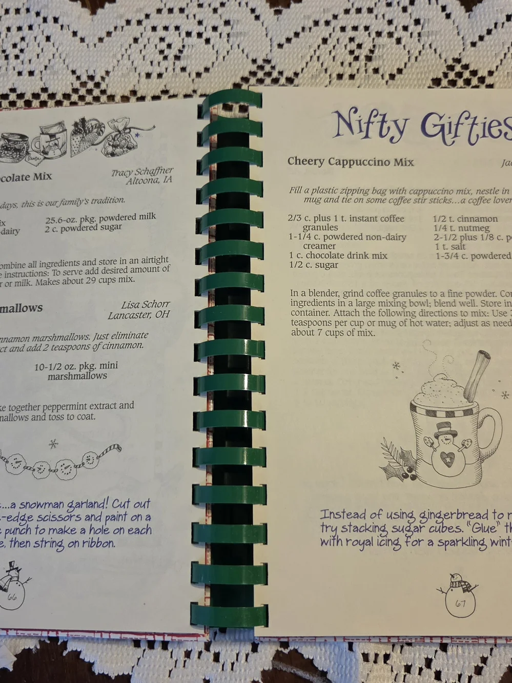 Gooseberry Patch Magic of Christmas Recipe Cookbook